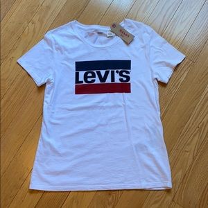 Levi’s White Tshirt